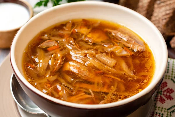 Sup Sauerkraut Tradisional Rusia Shchi Dalam Mangkuk Dengan Latar Belakang — Stok Foto