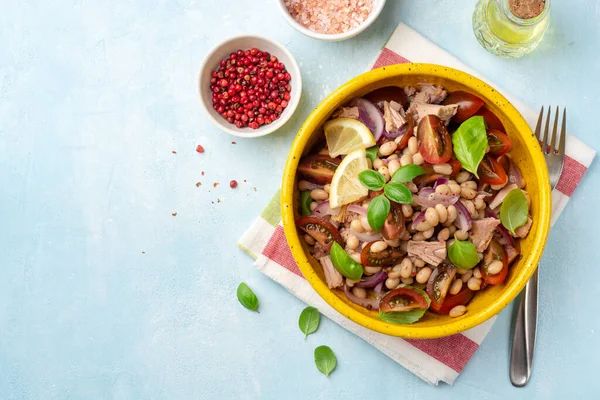 Ensalada Saludable Con Atún Frijoles Blancos Tomates Cherry Cebolla Roja — Foto de Stock