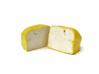 Taze tofu dilimleri ya da pıhtılaşmış soya tortusundan yapılan Endonezya yemekleri. Beyaz arkaplanda izole 