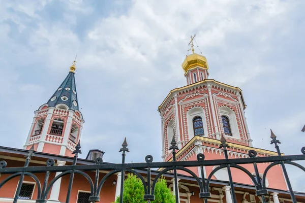 Holy Trinity Katedrali. Rusya, Saratov şehir. 18. yüzyılın mimari anıt.