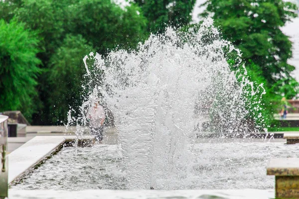 Jets Spatten Van Fontein Stad Park — Stockfoto