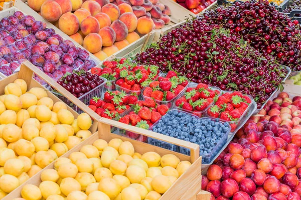 Owoców Jagód Warzyw Licznika Przy Ulicy Rynek — Zdjęcie stockowe