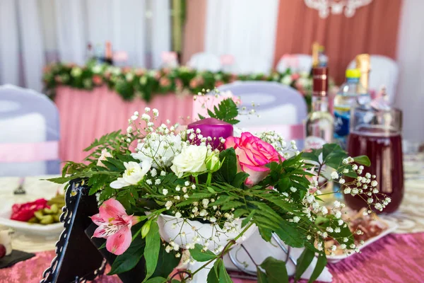 Bouquet Fleurs Sur Table Événement Solennel Banquet Mariage — Photo