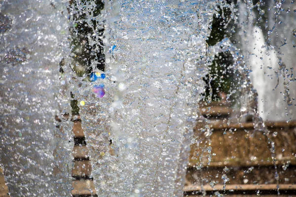Eine Wasserspritze Aus Dem Stadtbrunnen Textur Hintergrund — Stockfoto