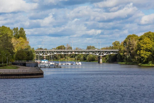 Tvertsa River Flows Volga River Tver Russia Road Bridge River — Stock Photo, Image