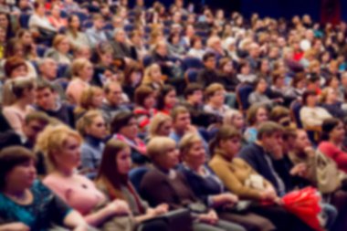 Saratov / Rusya - 30 Kasım 2018: ufuk resim, bokeh etkisi. İnsanlar tiyatro ya da konser salonu salonu.