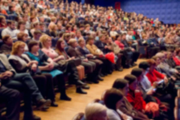 Saratov / Rusya - 30 Kasım 2018: ufuk resim, bokeh etkisi. İnsanlar tiyatro ya da konser salonu salonu.