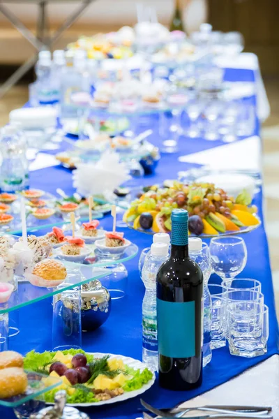 Bebidas Alcoólicas Lanches Sobremesas Mesa Banquete Serviço Restauração — Fotografia de Stock