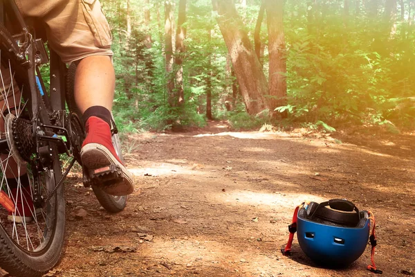 Cyclist His Helmet Removed Looks Road Front Him Helmet Ground — Stock Photo, Image