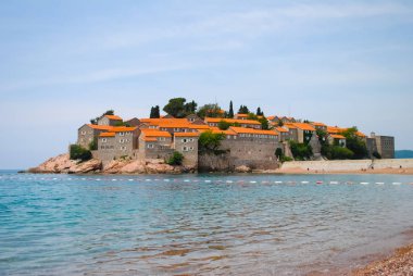 Güzel ve romantik ada, Sveti Stefan