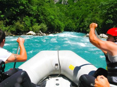 Karadağ, nehir Tara - 06 Haziran 2012: kuzeyinde Karadağ Yarışması'nda rafting de sporcuların 