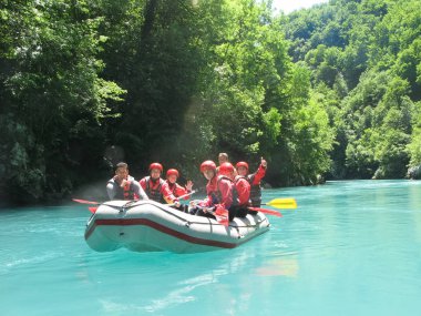 Karadağ, nehir Tara - 06 Haziran 2012: kuzeyinde Karadağ Yarışması'nda rafting de sporcuların 