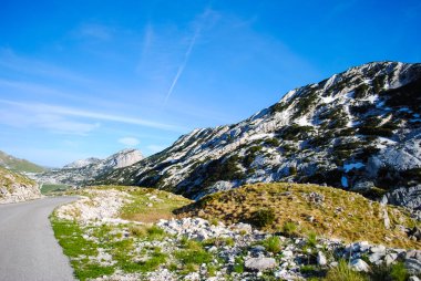 Gündüz, Karadağ dağlarında doğal yol