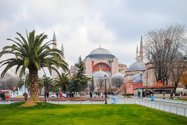 Istanbul Aya Sophia Mosque Januari 2013 Ortodoxa Pilgrimer Som Besöker — Stockfoto