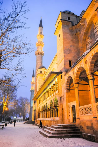 Τούρκικο Τζαμί Νύχτα Κατά Διάρκεια Βαριά Βροχή — Φωτογραφία Αρχείου