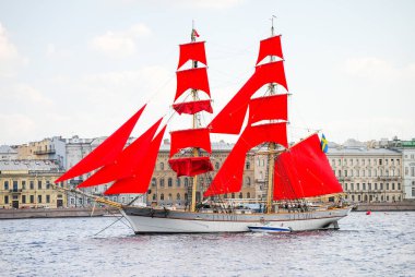 Yat Scarlet yelken St Petersburg yüzen 