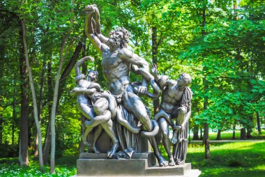 Rusya, Saint-Peterburg - 26 Haziran 2013: San Lomonosov recived ziyaretçi sergiler restorasyon sonra 