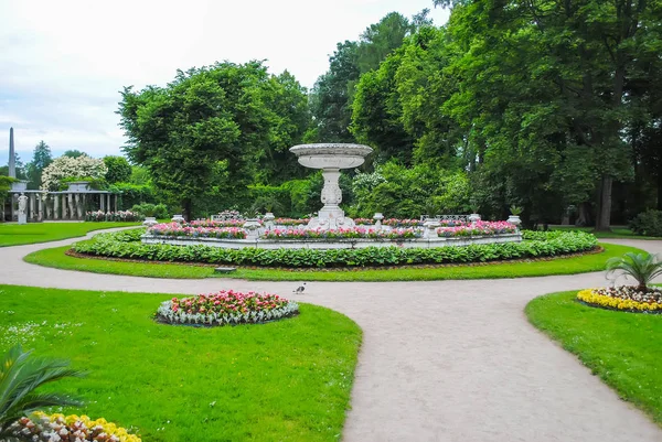 維新後ロシア サンクトペテルブルク 2013 ビューの Tsarskoe 公園公園 — ストック写真