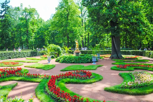 Rusia San Peterburgo Junio 2013 Peterhof Recibió Visitantes Después Restauración — Foto de Stock