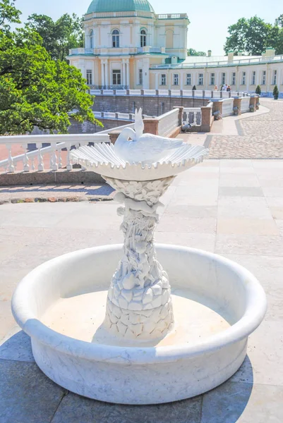 Russia Saint Peterburg June 2013 Oranienbaum Lomonosov Recived Visitors Restoration — Stock Photo, Image