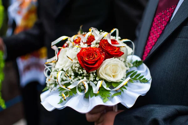 Sposa Bouquet Sposa Sposo Sul Matrimonio Ucraino — Foto Stock