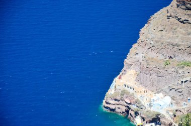 Santorini Dağları denizden güzel görünümü