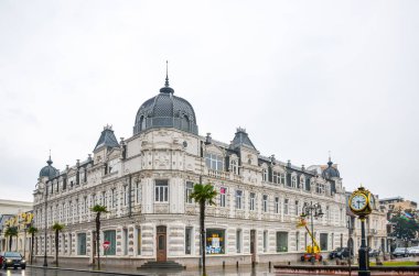 Georgia, Batum - 21 Kasım 2014: Modern binalar Karadeniz kıyısında 