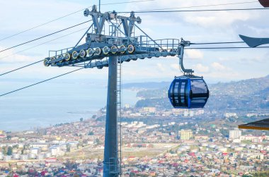Doğal teleferik görülen Batum havadan görünümü üzerinde uçtu.