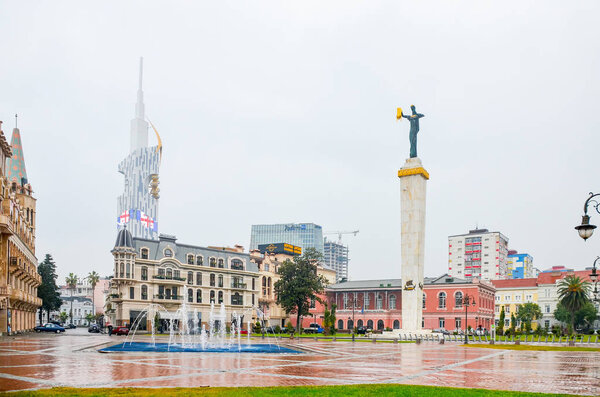 GEORGIA, BATUMI - 21 ноября 2014 года: Современные здания на побережье Черного моря
 