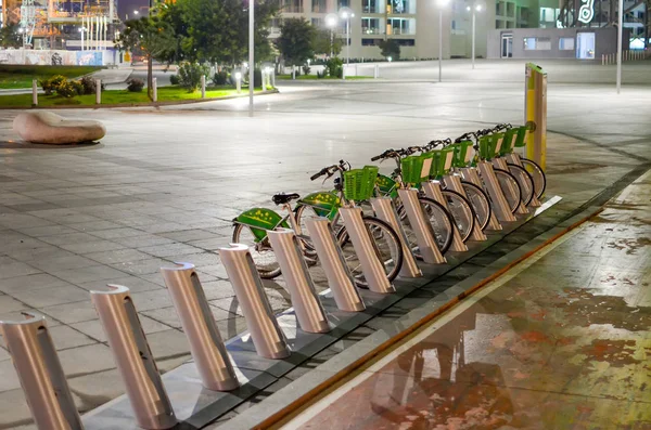 Gruzja Batumi Listopada 2014 Sezonie Plaży Miejskiej Usług Wziąć Rower — Zdjęcie stockowe