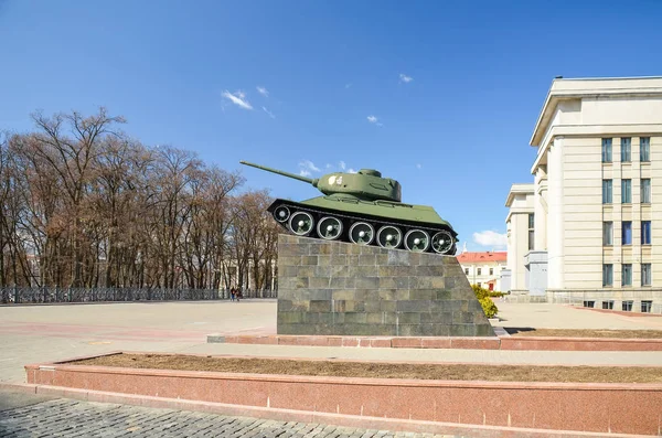 Tanque Pedestal Minsk Cerca Casa Los Oficiales — Foto de Stock