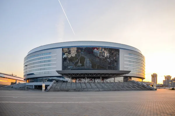 Belarus Minsk April 2016 Layanan Komunal Mempersiapkan Kompleks Olahraga Minsk — Stok Foto