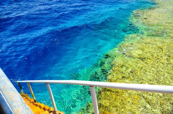 Escalera Baño Con Pontón Mar Caliente Egipto Sharm Sheikh —  Fotos de Stock