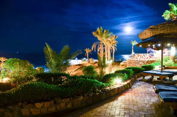 美しいホテルのエジプトのアラビアの夜間 — ストック写真