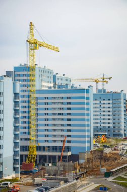 Belarus, Minsk - 5 Şubat 2016: inşaat alanında çok öykülü binaların görünümünü