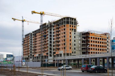 Belarus, Minsk - 5 Şubat 2016: inşaat alanında çok öykülü binaların görünümünü