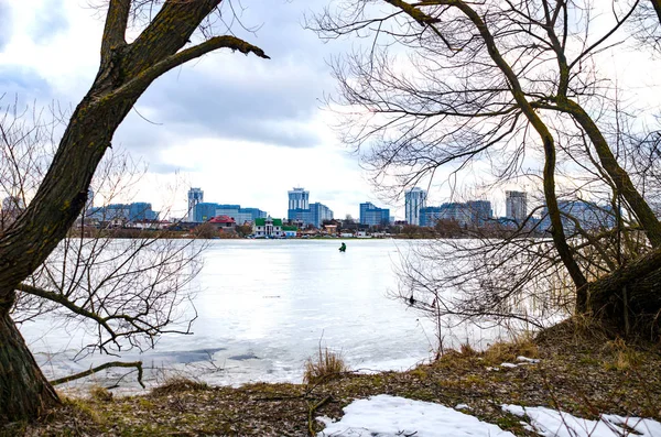 Fischer Angeln Winter Auf Flusseis — Stockfoto