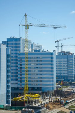 Belarus, Minsk - 5 Şubat 2016: inşaat alanında çok öykülü binaların görünümünü