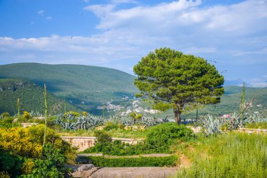 Kalın taş duvarları kale Mamula, Karadağ