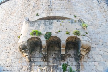 Budva, Karadağ eski kasabasında kale görünümü.