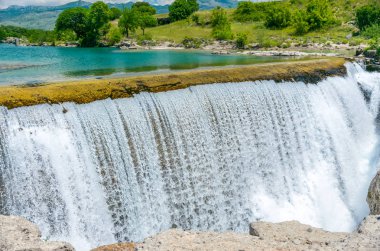 Görünüm Niagara Falls Nehri Cievna, Karadağ
