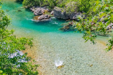 en saf nehir Moraca kanyonlar, Karadağ arasında akan turkuaz renkli suların