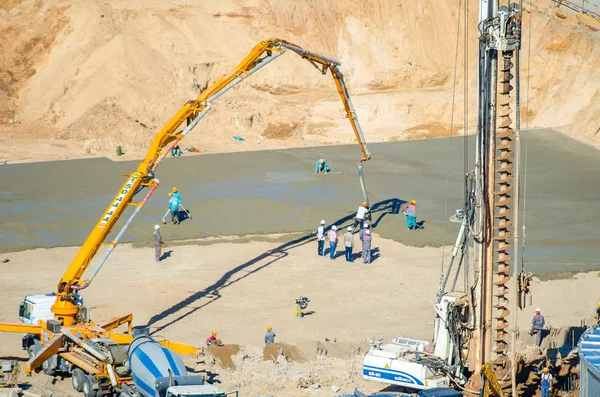 Belarus, Minsk - 07 Ağustos 2016: ritmik jimnastik Olimpiyat eğitim merkezi bina işçi