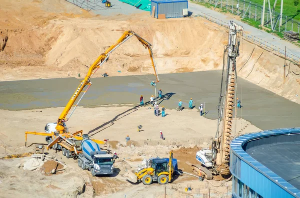 Belarus, Minsk - 07 Ağustos 2016: ritmik jimnastik Olimpiyat eğitim merkezi bina işçi