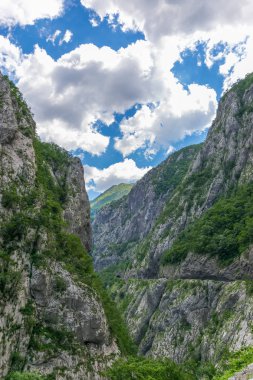  pitoresk yolculuk boyunca Karadağ yollar arasında dağlar ve tüneller