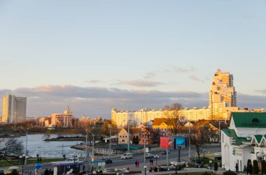 Doğal Svisloch nehir Minsk'te görünümünde kış manzarası 