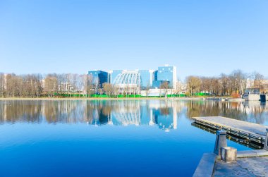 Doğal Svisloch nehir Minsk'te görünümünde kış manzarası 