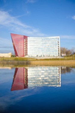 Belarus, Minsk - 29 Mart 2016: Kentsel İnşaat Mühendisliği şirket çok mağaza Binaları İnşaatı tamamlanan