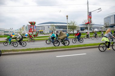 Belarus, Minsk - 30 Nisan 2016: Minsk merkezi sokaklarında yıllık bisiklet karnaval barındırılan 