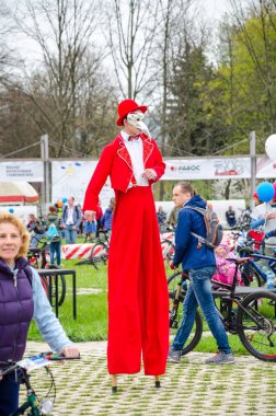 Belarus, Minsk - 30 Nisan 2016: Minsk merkezi sokaklarında yıllık bisiklet karnaval barındırılan 